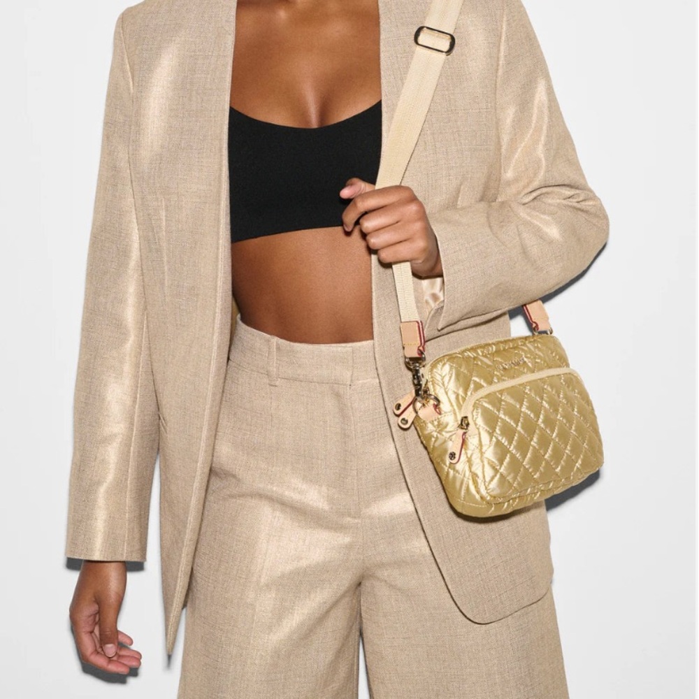 🎉QUICK SALE🎉MZ Wallace Light Gold Pearl Metallic Small Metro Camera Bag - Picture 6 of 9